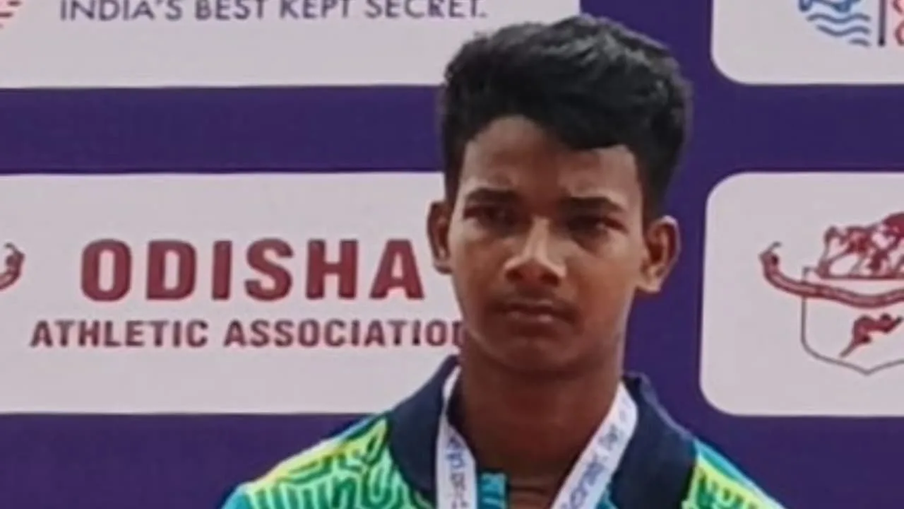Midnapore: খেলোয়াড়দের যাতায়াত থাকা খাওয়ার টাকাও অমিল, বিস্ফোরক অভিযোগ সফল আকাশের বাবার